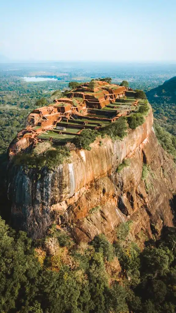 Sigiriya1-819x1024