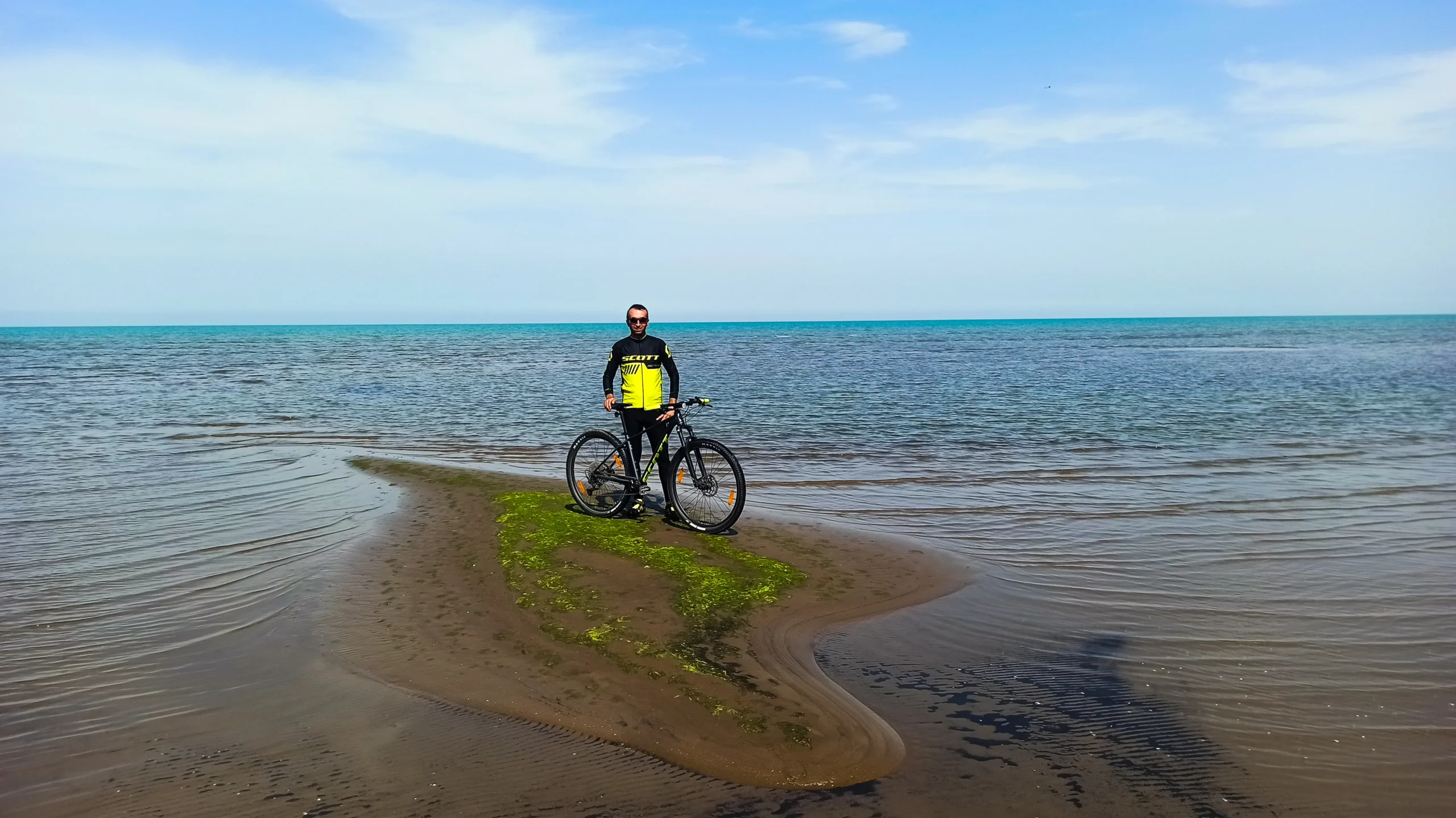 ساحل زیبای دریای خزر